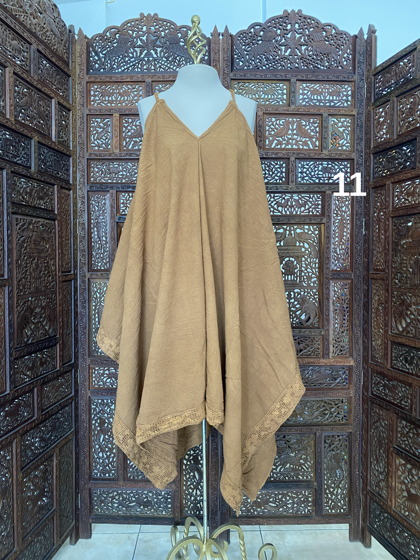 VESTIDO IRREGULAR DE TIRANTES