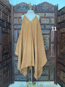 VESTIDO IRREGULAR DE TIRANTES