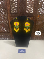 Cargar imagen en el visor de la galería, ARETES &quot;Florecita&quot;
