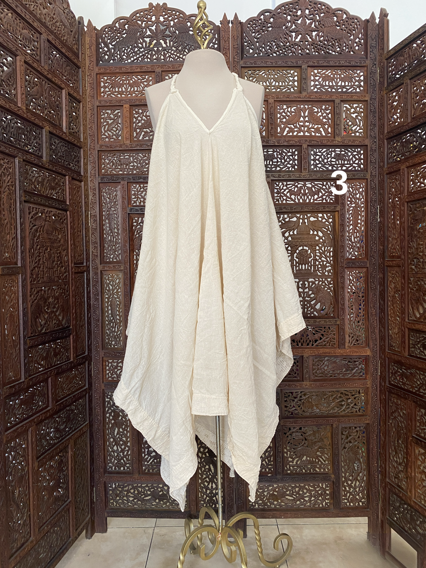 VESTIDO IRREGULAR DE TIRANTES