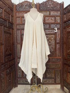 VESTIDO IRREGULAR DE TIRANTES