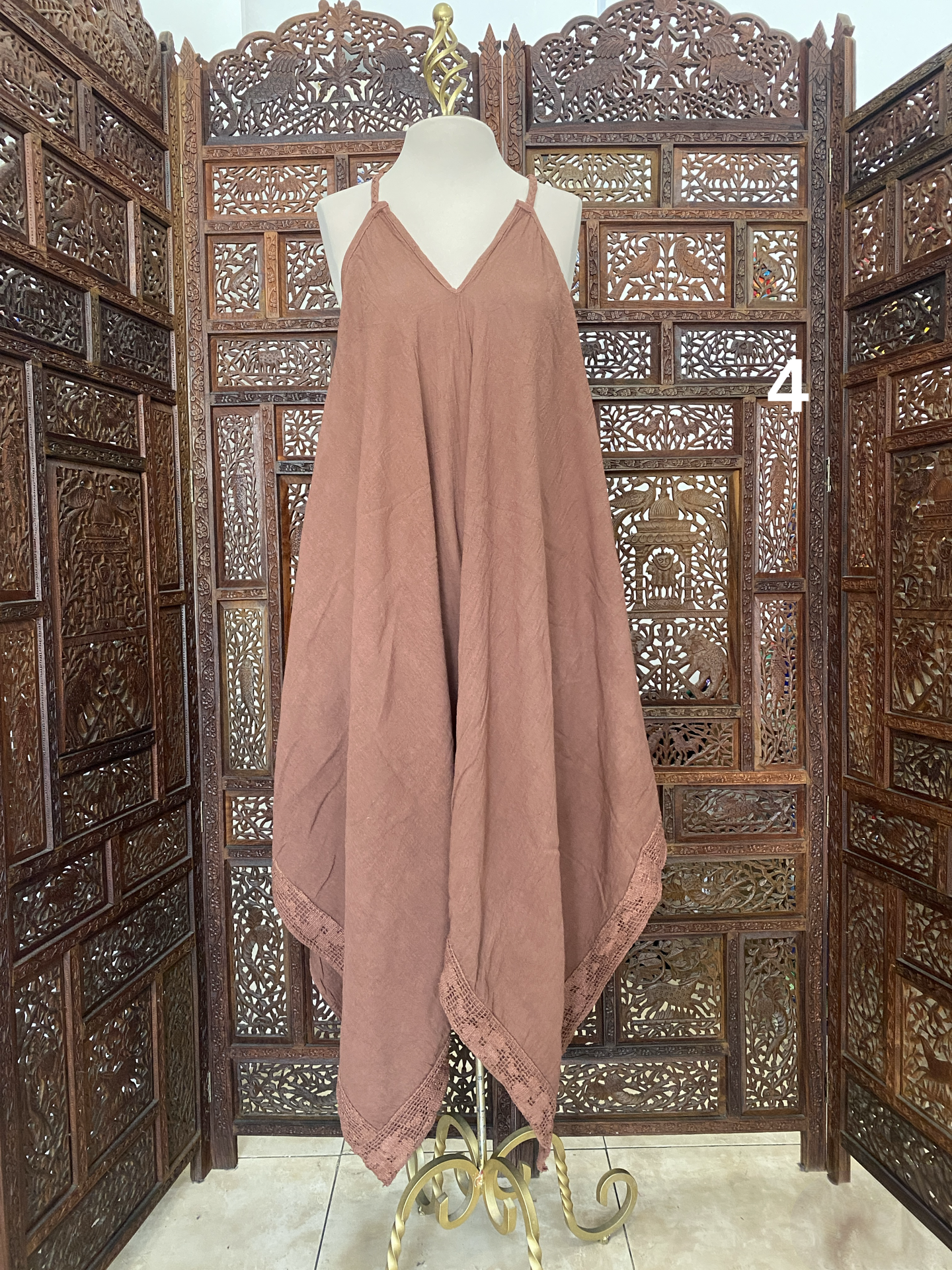 VESTIDO IRREGULAR DE TIRANTES
