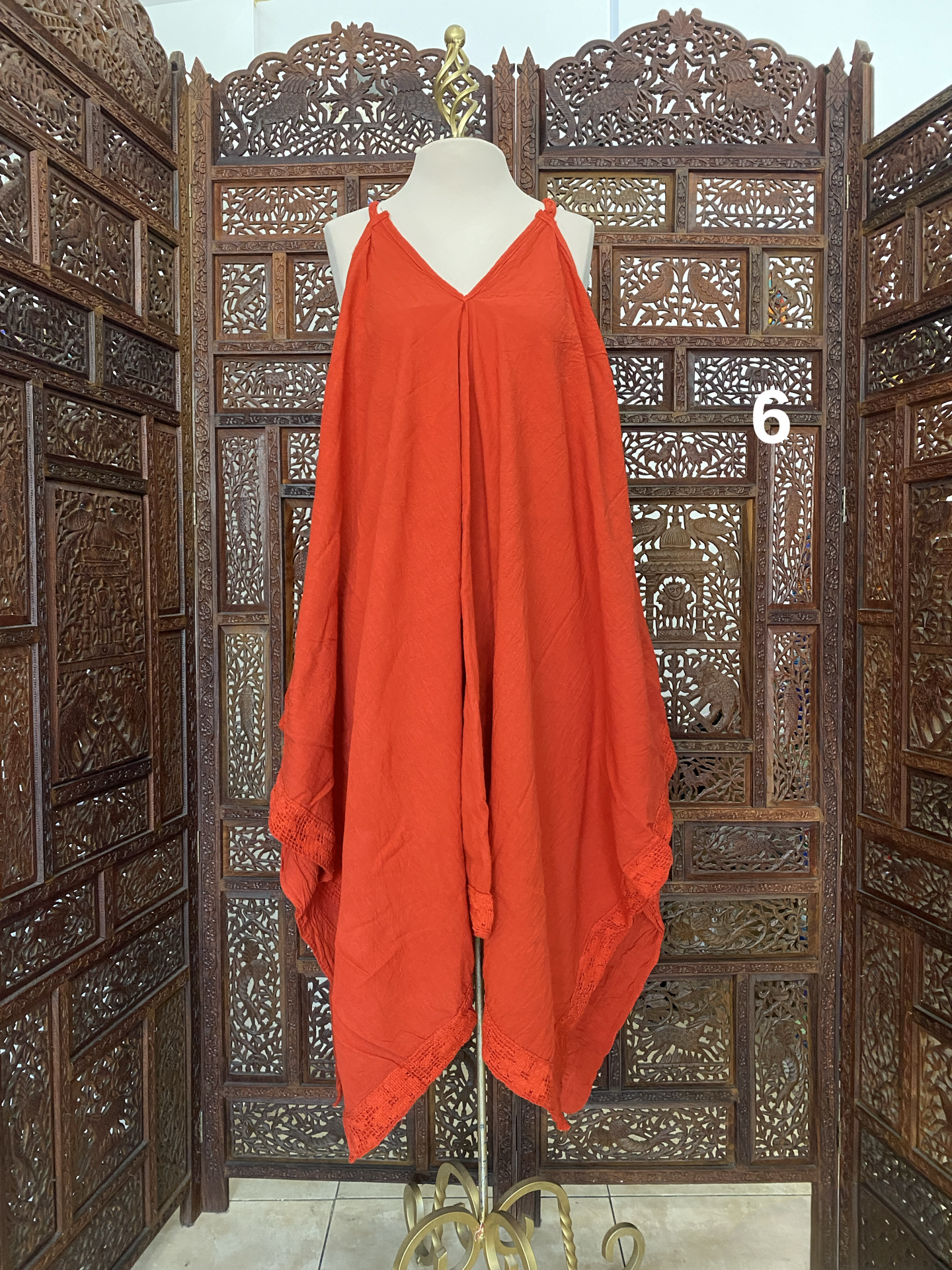 VESTIDO IRREGULAR DE TIRANTES