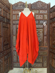 VESTIDO IRREGULAR DE TIRANTES
