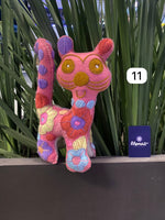 Cargar imagen en el visor de la galería, Animalitos bordados a mano (25 cms.)
