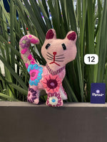 Cargar imagen en el visor de la galería, Animalitos bordados a mano (25 cms.)
