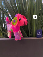 Cargar imagen en el visor de la galería, Animalitos bordados a mano (25 cms.)
