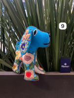 Cargar imagen en el visor de la galería, Animalitos bordados a mano (25 cms.)

