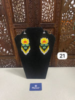 Cargar imagen en el visor de la galería, ARETES &quot;Florecita&quot;
