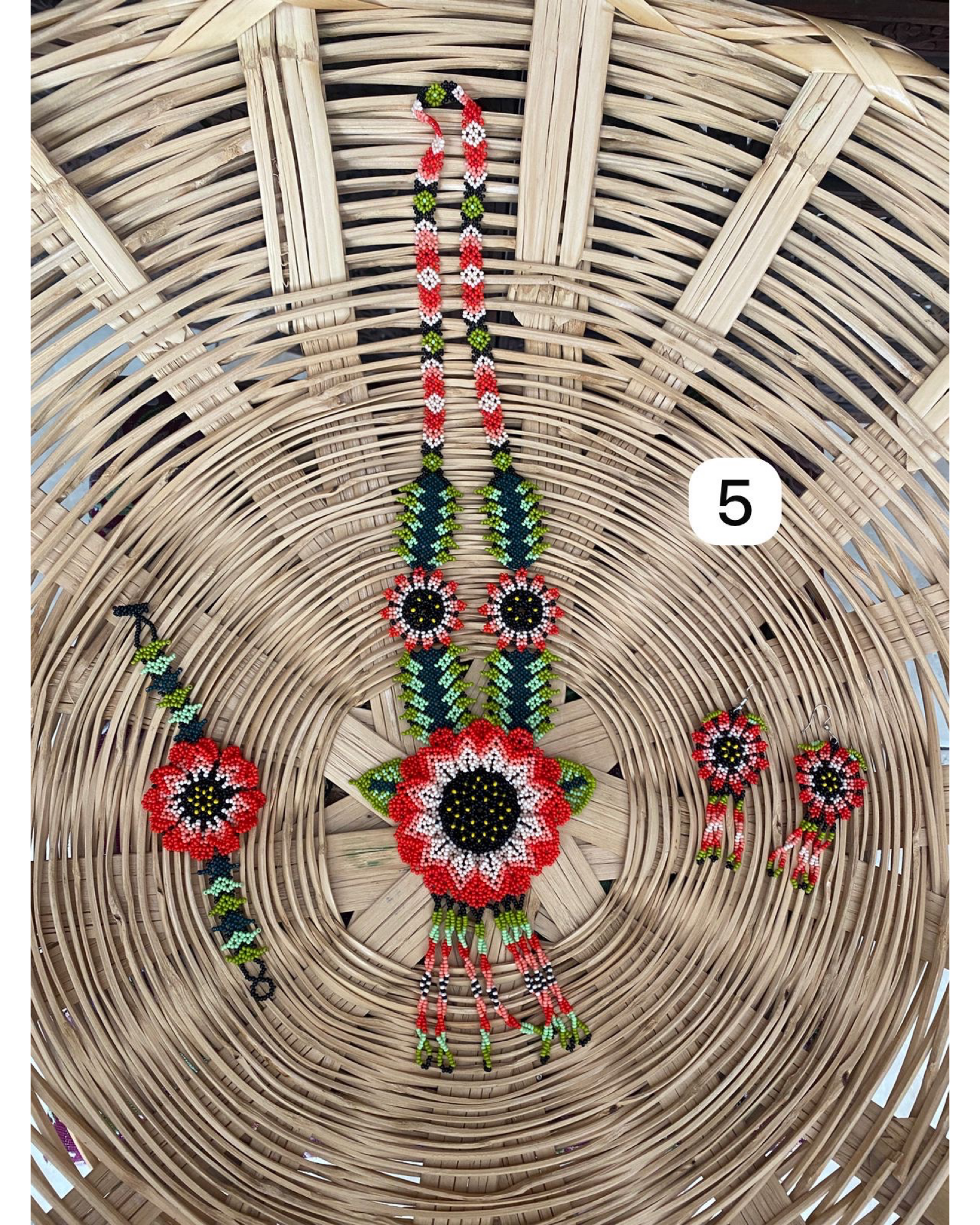 COLLAR "Wixárica" con aretes y brazalete