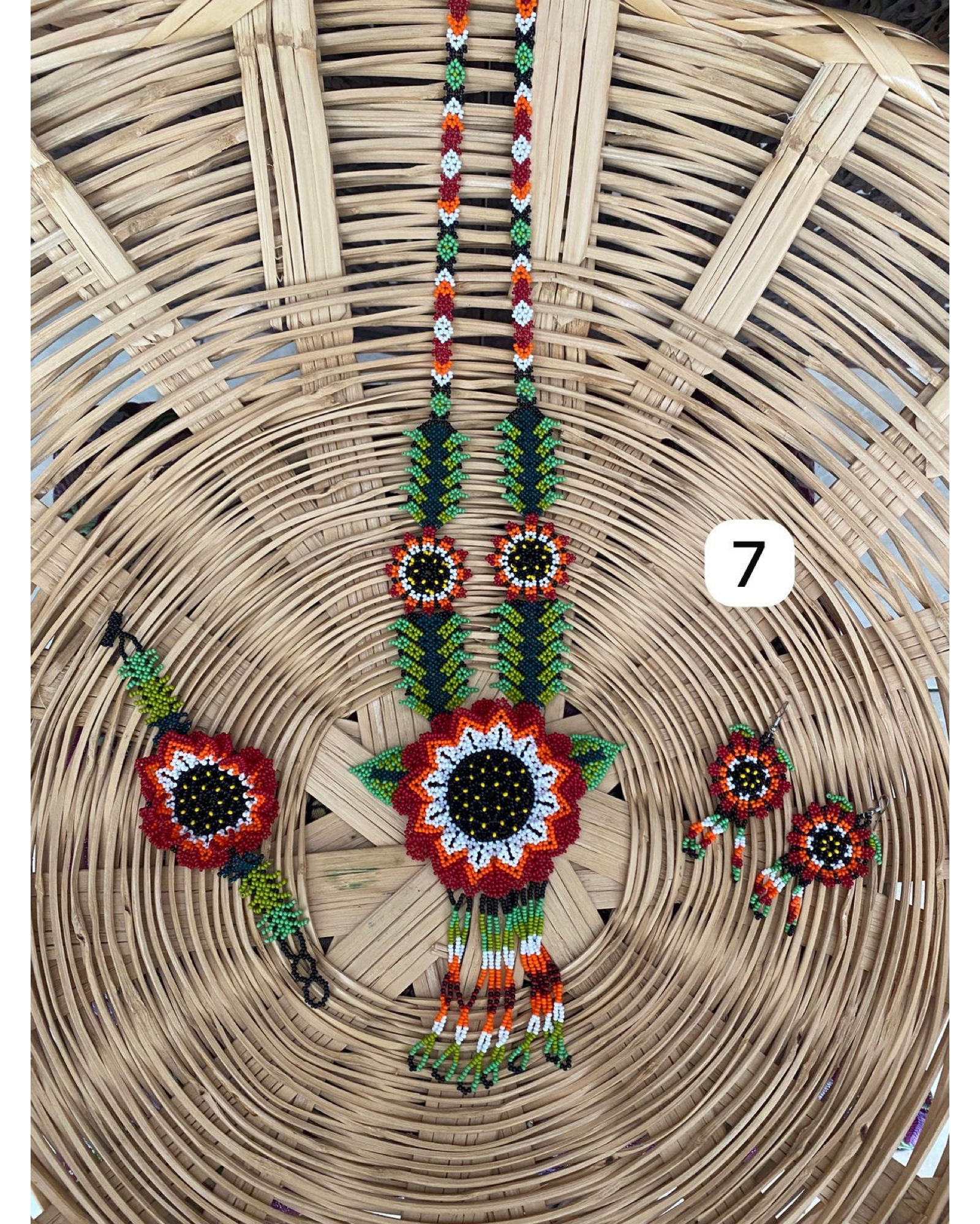 COLLAR "Wixárica" con aretes y brazalete