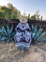 Cargar imagen en el visor de la galería, GABAN AFELPADO CON GORRO
