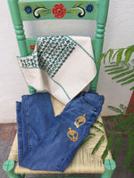 Cargar imagen en el visor de la galería, Blusa Tacuate bordado verde &quot;crop top&quot;
