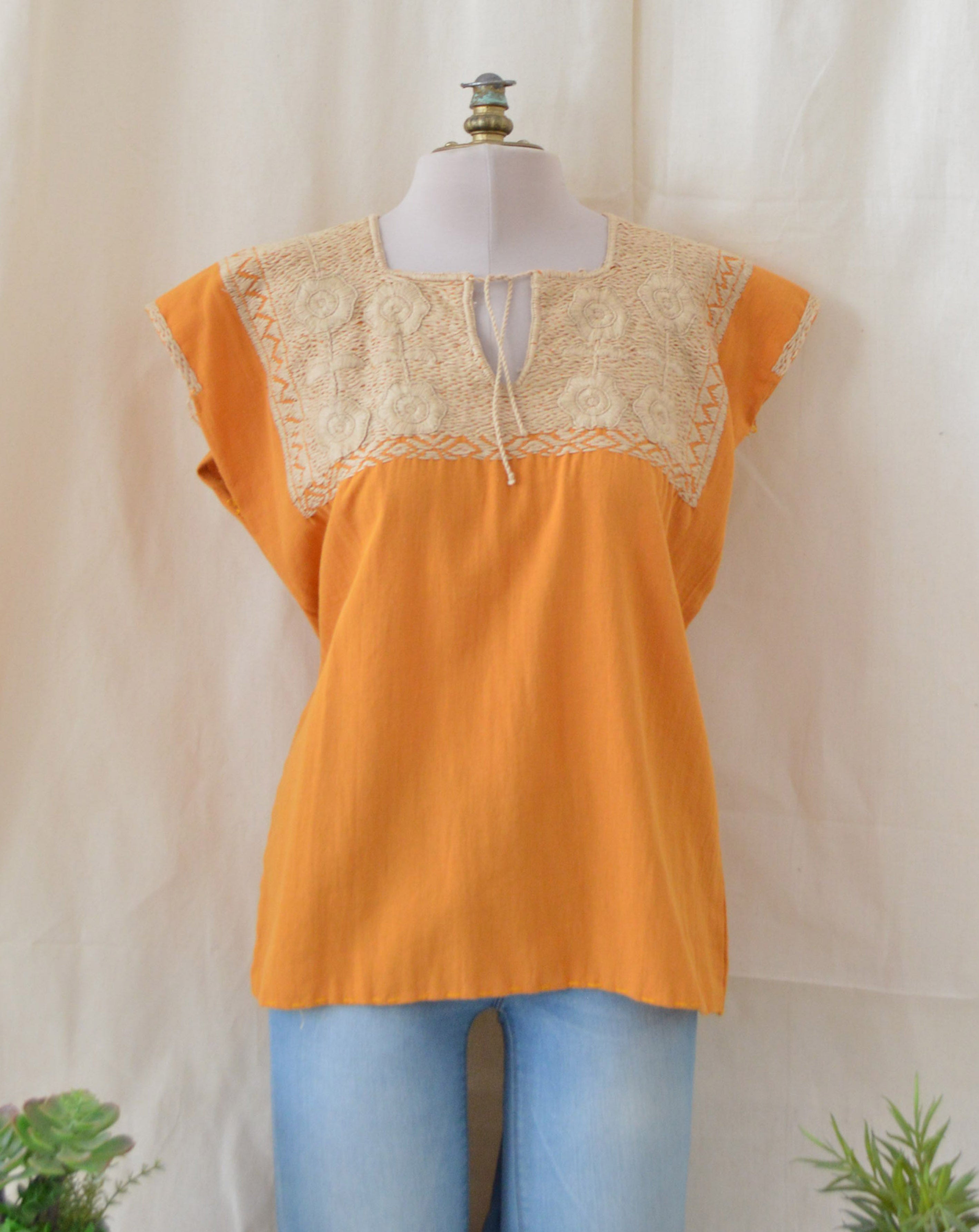 Blusa Bochil amarilla con beige